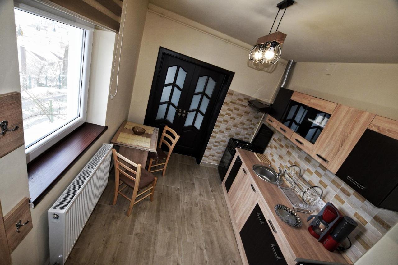Flori'S Apartment Brasov Bagian luar foto